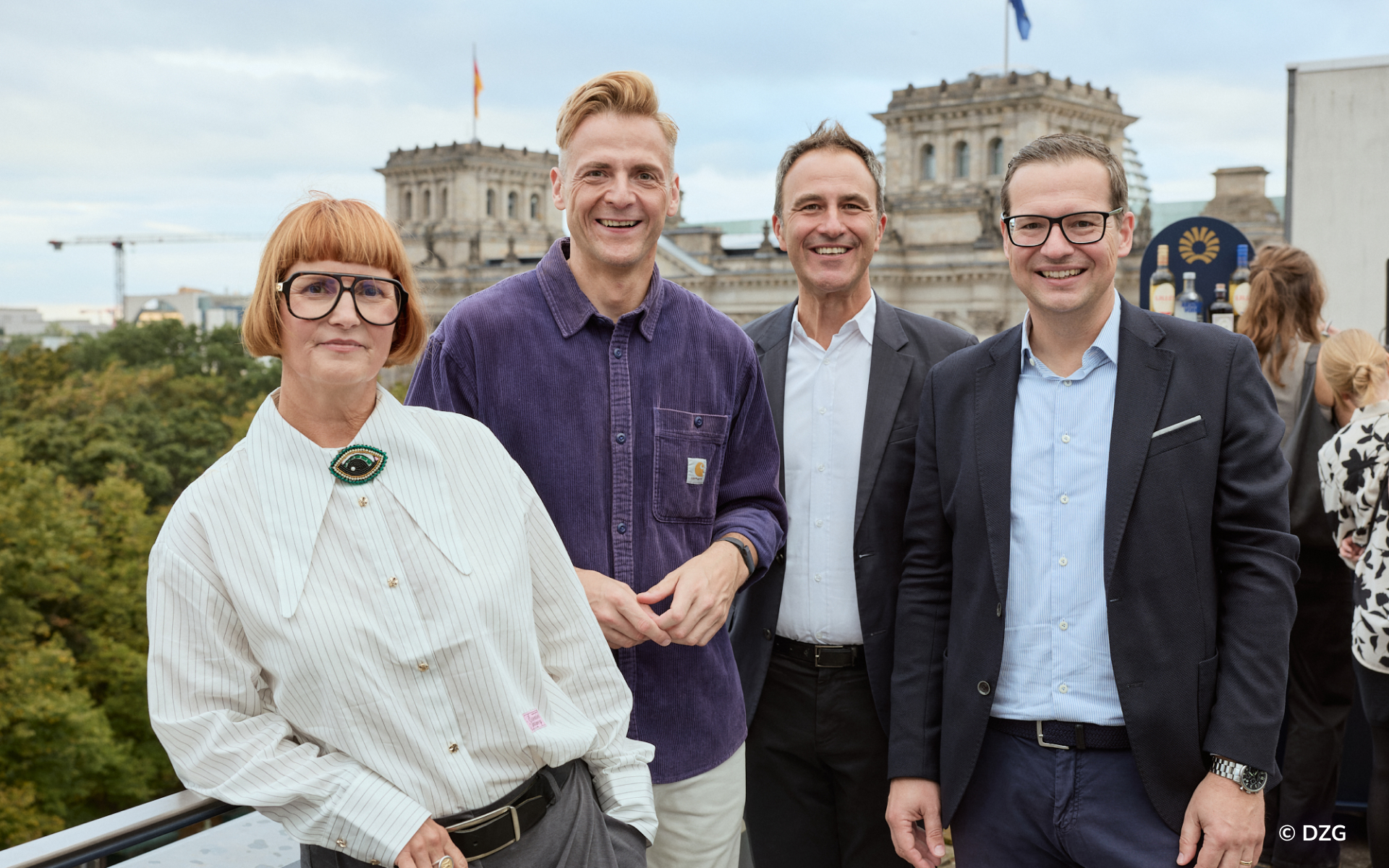 Vor der Bundestagsdebatte: DZG, BWSI und DBU beziehen beim politischen Cocktail-Afterwork klar Stellung gegen die Alkoholsteuererhöhung